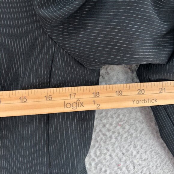 Le Suit Blazer Womens 8 Black Pinstripe Pockets Button Front Office Career Work - Picture 8 of 10